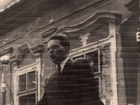 ALBUM 1957 26  1957 Május 1.-i felvonulás, Aszód - Podmaniczky-kastély terasza