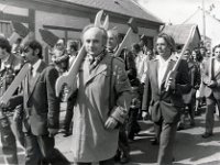Május 1.-i felvonulás - Aszód, Kossuth Lajos utca  Brigádnaplóból származó kép